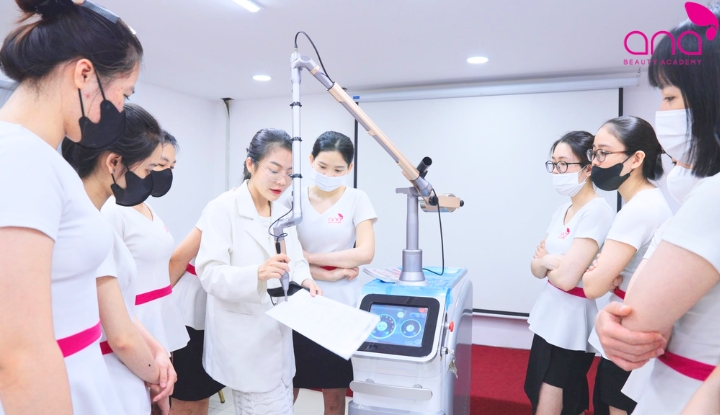 Chương trình 3 tháng đào tạo chuyên sâu về công nghệ thẩm mỹ