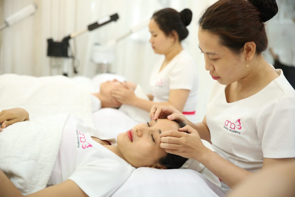 Tâm sự của một nữ kĩ thuật viên học nghề massage sắp vào nghề hình 1