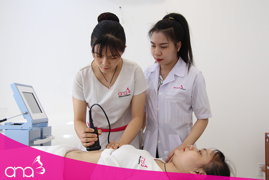 Thao tác đúng, nắm rõ quy trình sẽ tạo nên sự chuyên nghiệp trong phong thái của chuyên viên spa