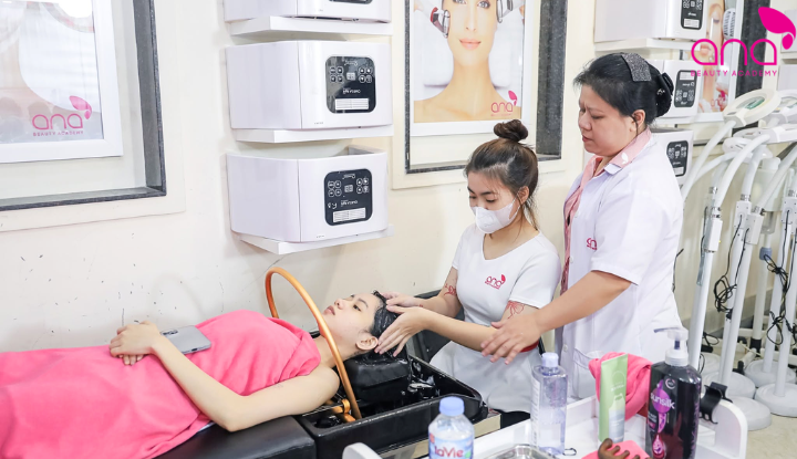 ANA đào tạo gội đầu dưỡng sinh thực hành trên mẫu thật đến 90%