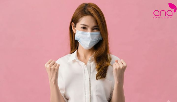Che chắn môi khỏi nắng, gió, bụi giúp giữ màu bền và tránh sạm (Nguồn: Internet) 