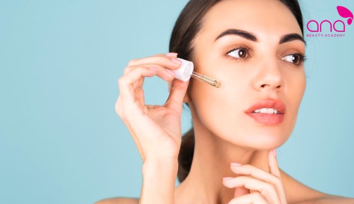 Cách dùng dưỡng ẩm trong quy trình skincare cho da khô (Nguồn: Internet)
