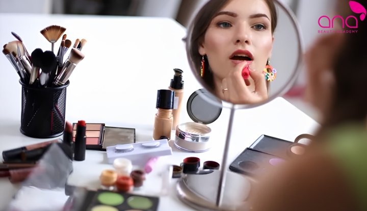 có nên học nghề makeup