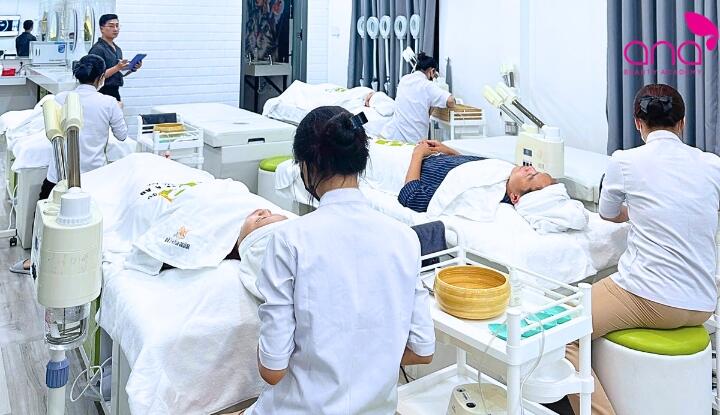 Trường đào tạo thẩm mỹ Á Âu