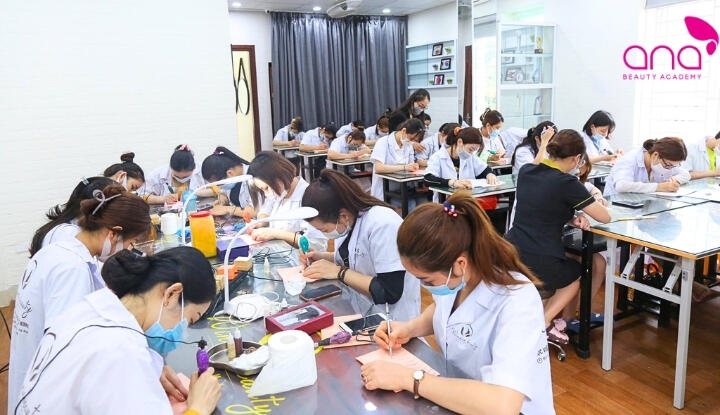 Học chăm sóc da tại Winnie Academy