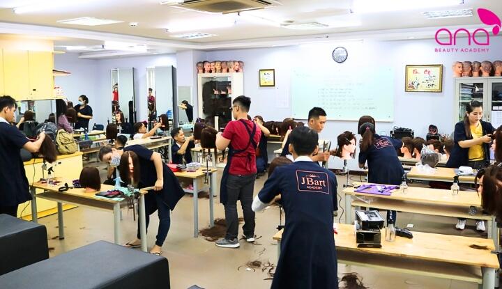 Trung tâm đào tạo nghề thẩm mỹ Nguyễn Hoàng