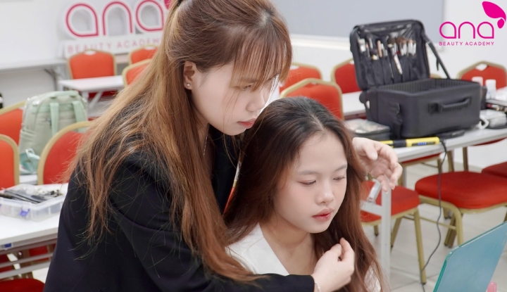 giảng viên makeup
