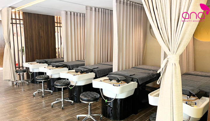 Giường chuyên dụng kết hợp gội đầu, massage và bấm huyệt thư giãn (Nguồn: Internet)