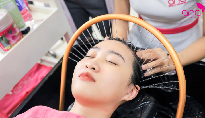 Học phí gội đầu dưỡng sinh dao động theo chương trình