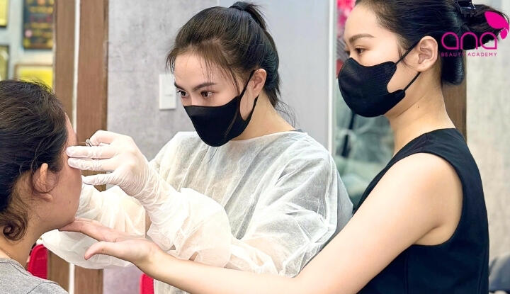 Học viện & Sắc đẹp Tee 8