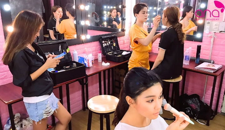 Hướng dẫn makeup tự nhiên, đi làm và dự tiệc (Nguồn: Internet)