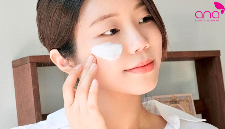 Kem chống nắng SPF 30 trở lên giúp bảo vệ da  (Nguồn: Internet)