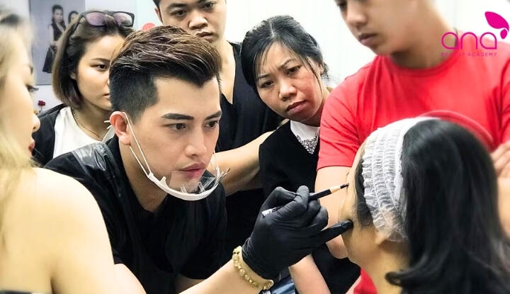 Học viện Kevin Lê