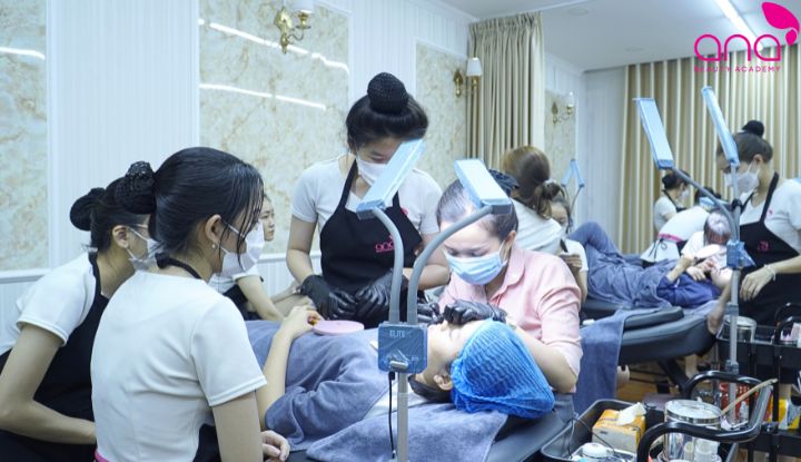 Làm rõ vai trò của kiến thức nền và lý do người học vẫn cần thực hành