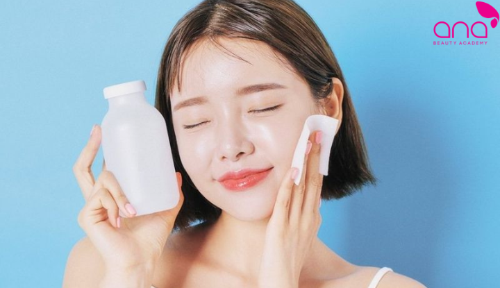 Loại bỏ lớp trang điểm, kem chống nắng, dầu thừa và bụi bẩn (Nguồn: Internet)