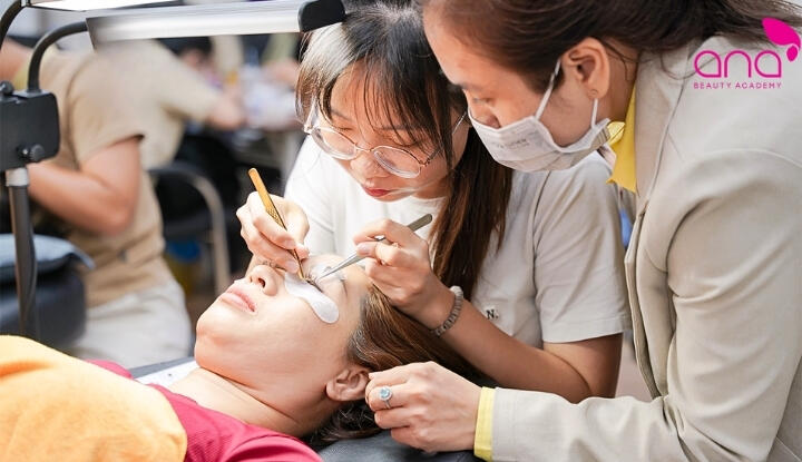 Địa chỉ học chăm sóc da chuyên sâu