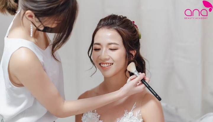 trang điểm cô dâu sự kiện