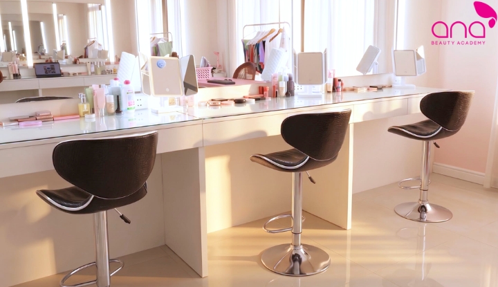 Makeup cá nhân kết hợp phân tích màu sắc theo 16 mùa (Nguồn: Internet)