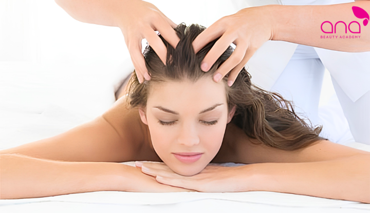 Massage đúng kỹ thuật giúp thư giãn và hỗ trợ chăm sóc da đầu (Nguồn: Internet)