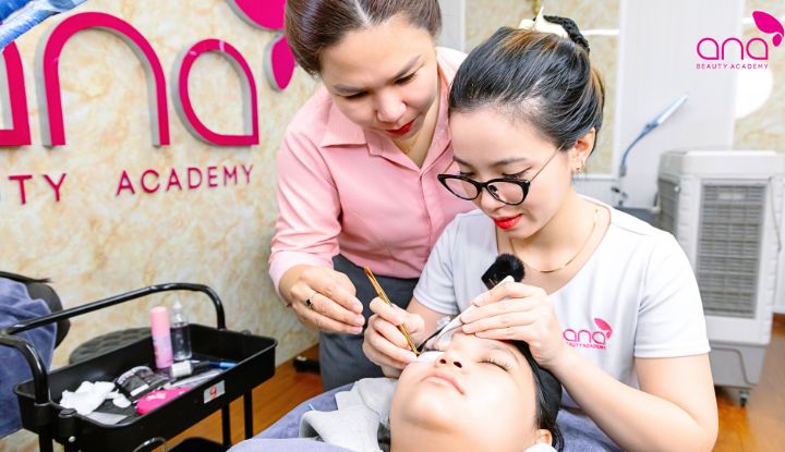 Yếu tố đánh giá học nối mi có khó không 
