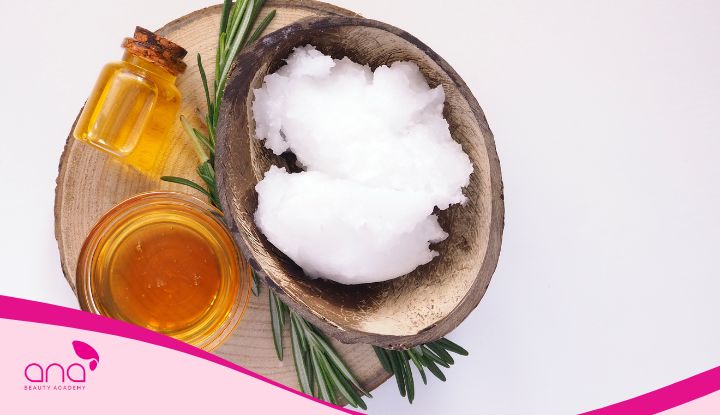 Cách làm môi nhỏ lại bằng dầu dừa và mật ong