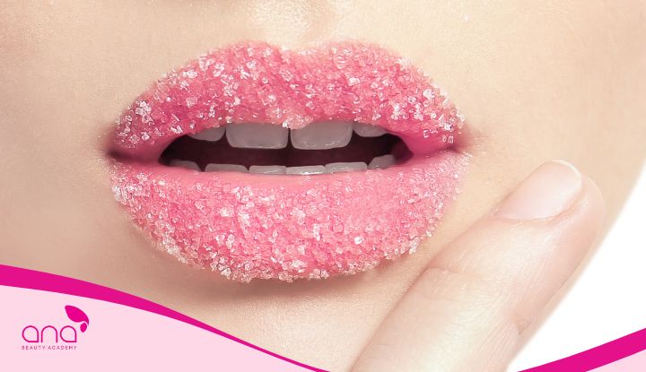 Cách làm môi nhỏ lại bằng tẩy tế bào chết