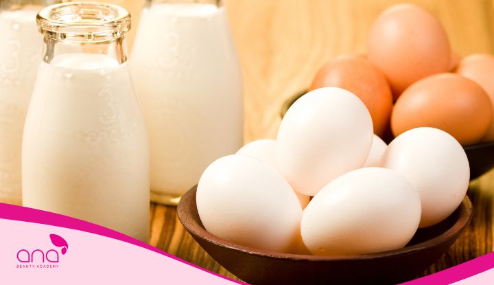 Cách làm môi nhỏ lại bằng trứng gà và sữa tươi