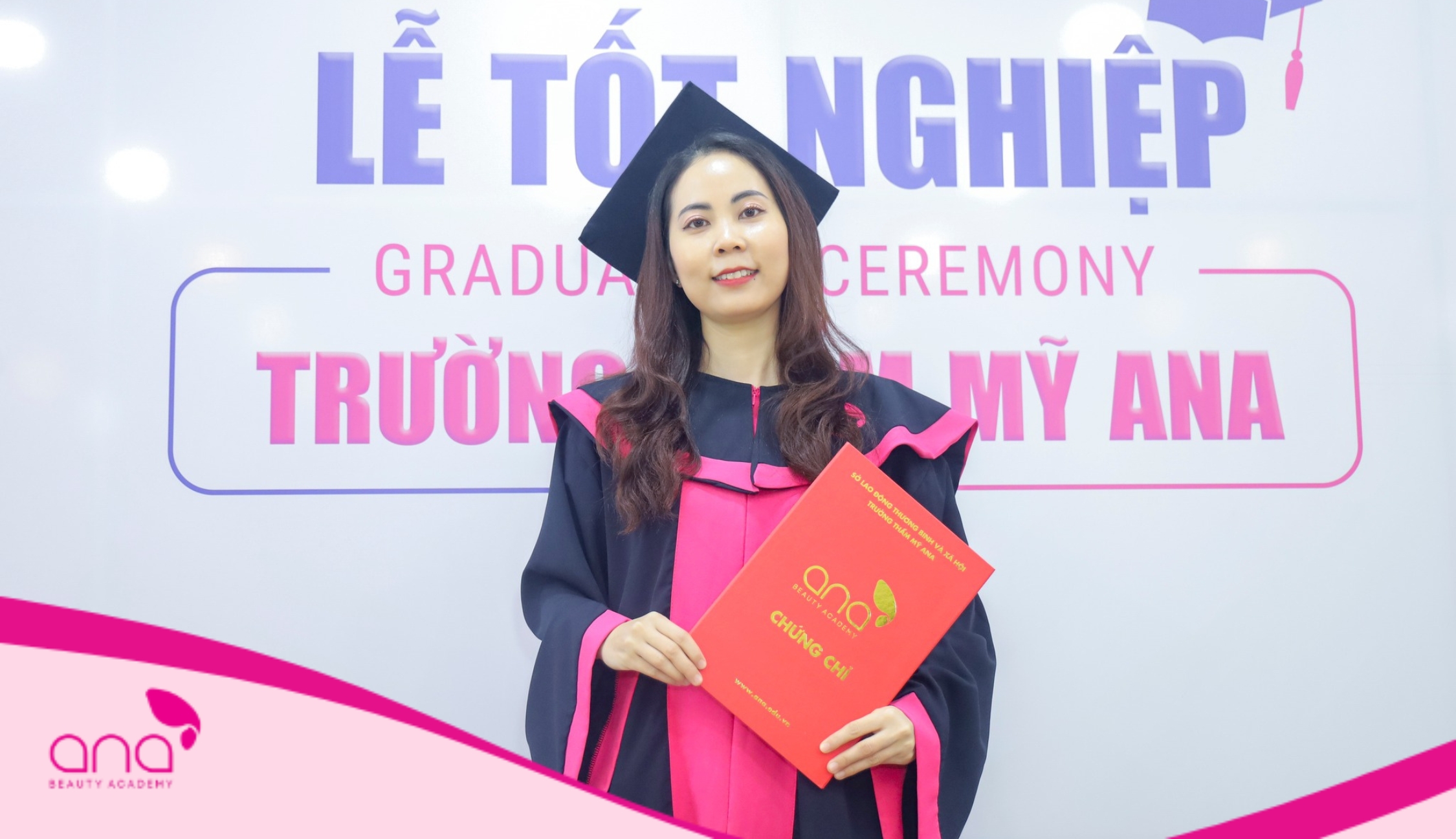 Vĩnh Thăng rạng rỡ trong ngày tốt nghiệp