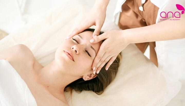 Massage đầu và mặt