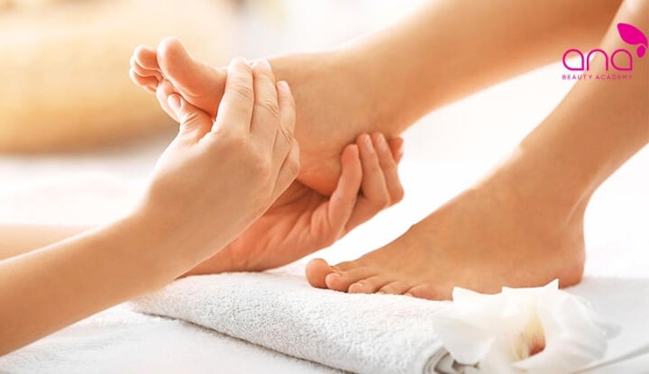 Mát xa body bắt đầu từ bàn chân