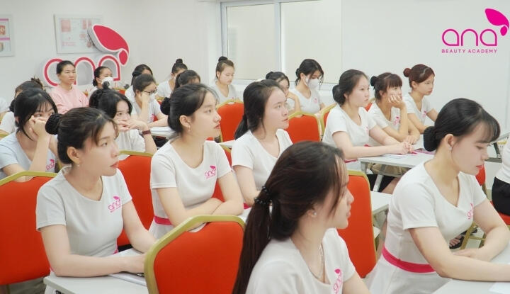 tiêu chí chọn trường làm đẹp
