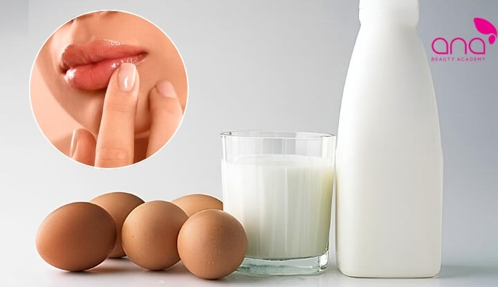 Dưỡng môi bằng trứng gà và sữa tươi