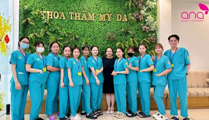 Cao đẳng Viễn Đông