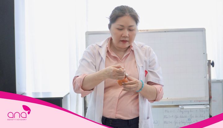 Lương bác sỹ thẩm mỹ