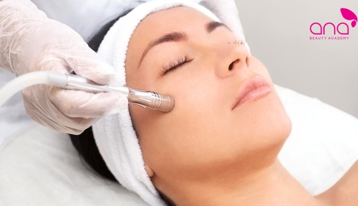 Mài da vi điểm hỗ trợ thẩm thấu serum làm trắng hiệu quả