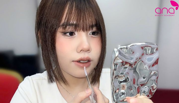 Màu son phù hợp giúp hoàn thiện tổng thể (Nguồn: Internet)
