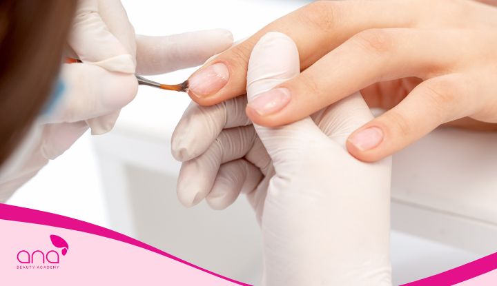 Sơn base cho móng tay