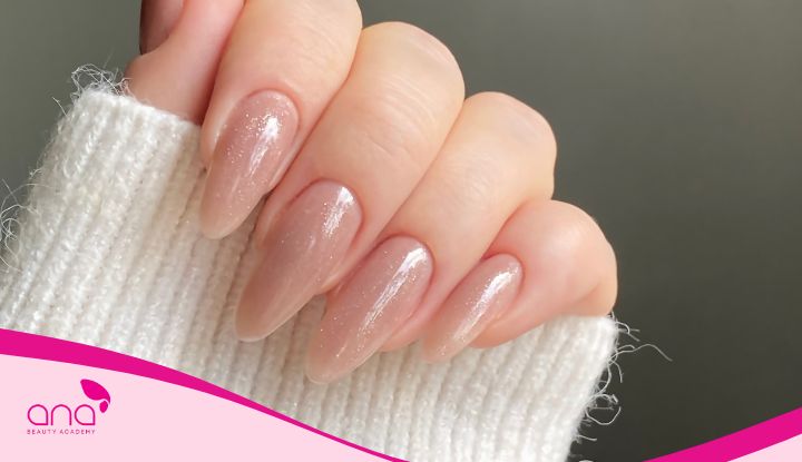 Sơn màu cho móng tay