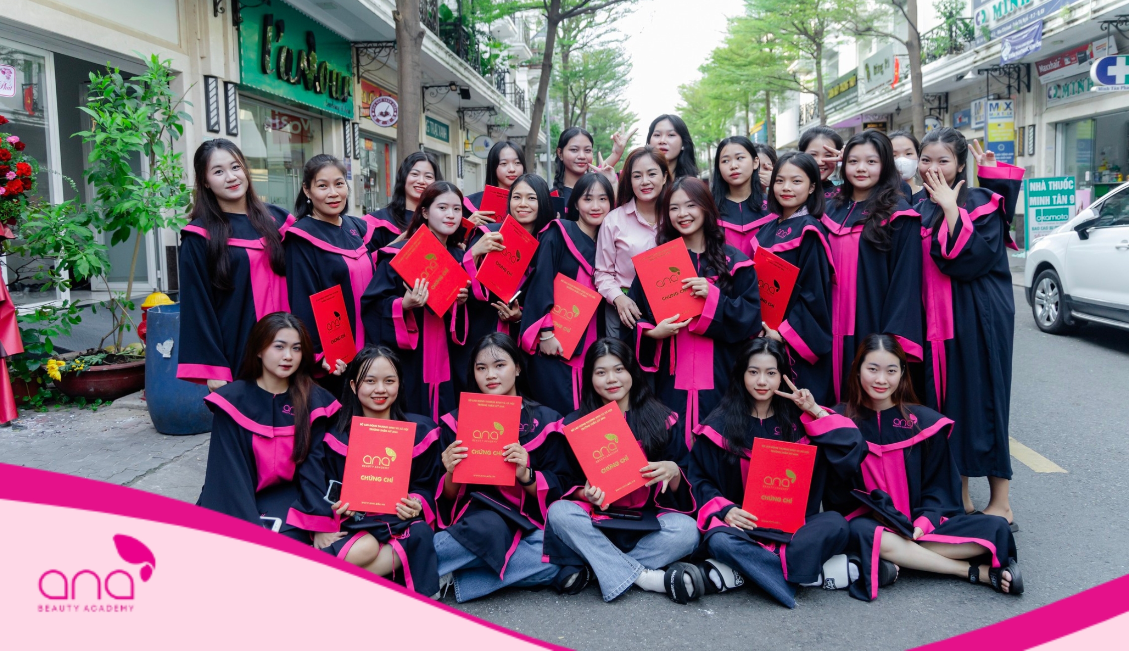 Tốt nghiệp khoá học tại ANA Beauty Academy