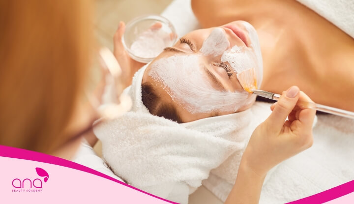 Gội đầu dưỡng sinh thường kết hợp với dịch vụ chăm sóc da mặt để mang lại trải nghiệm thư giãn tối đa cho khách hàng