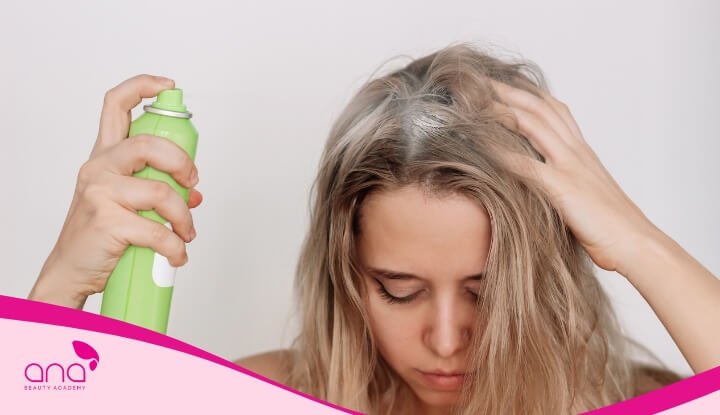 Không nên lạm dụng dầu gội khô quá nhiều vì dễ khiến tóc hư tổn