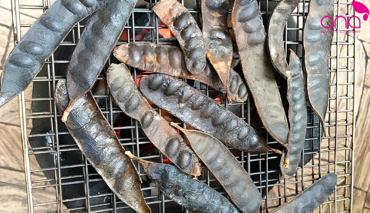 Bước 2: Nướng bồ kết