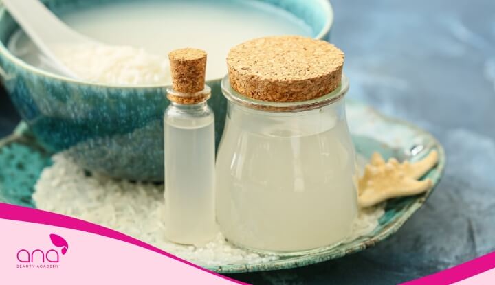 Nước vo gạo có chứa Vitamin B5 giúp nuôi dưỡng nang tóc, kích thích tóc mọc nhanh hơn