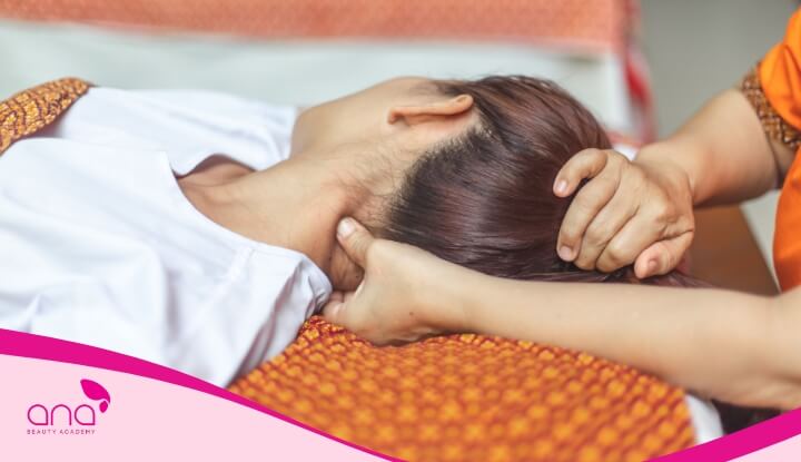 Bấm huyệt khi gội đầu dưỡng sinh giúp cơ thể được thư giãn và giải toả căng thẳng