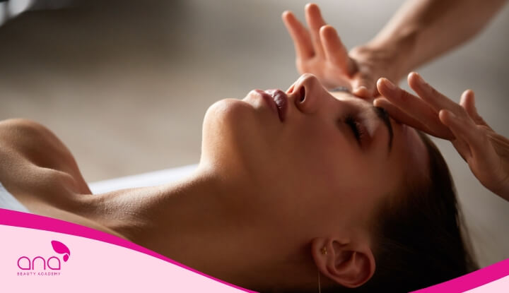 Massage bấm huyệt giúp giảm cảm giác mệt mỏi và thư giãn tinh thần 