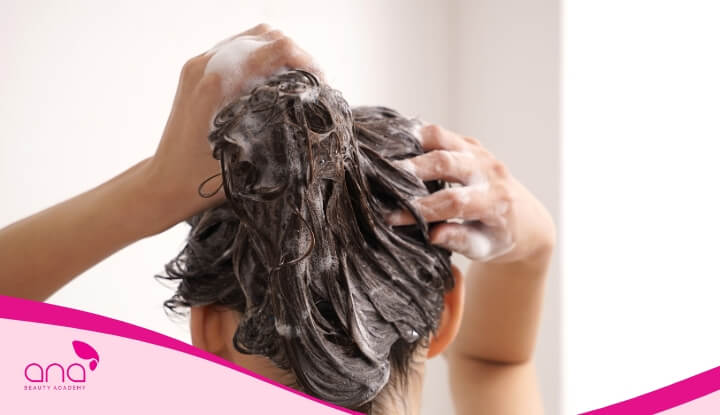 Có thể sử dụng riêng nước vỏ bưởi để gội đầu nếu tóc không quá bết dầu 