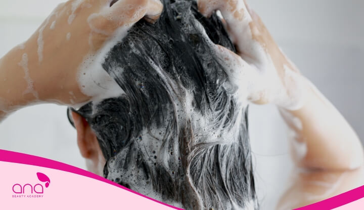 Không nên gội đầu bằng vỏ cam hằng ngày vì sẽ dễ gây kích ứng da đầu 