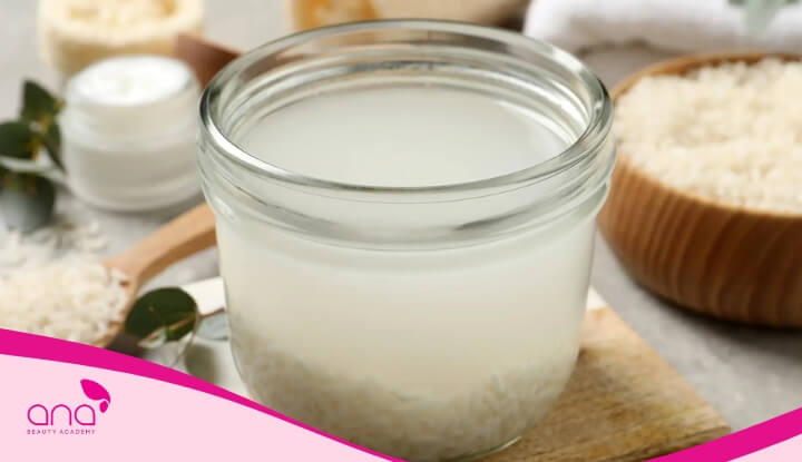 Không nên dùng nước vo gạo lần đầu mà nên lấy ở lần vo gạo thứ hai