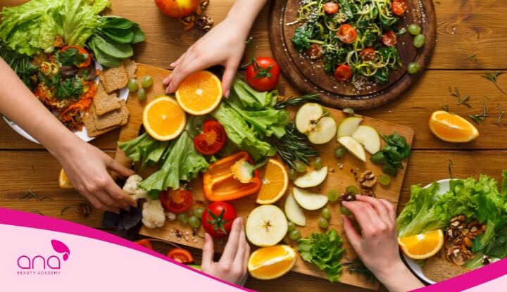 Rau xanh bổ sung vitamin và khoáng chất giúp tóc chắc khỏe từ bên trong