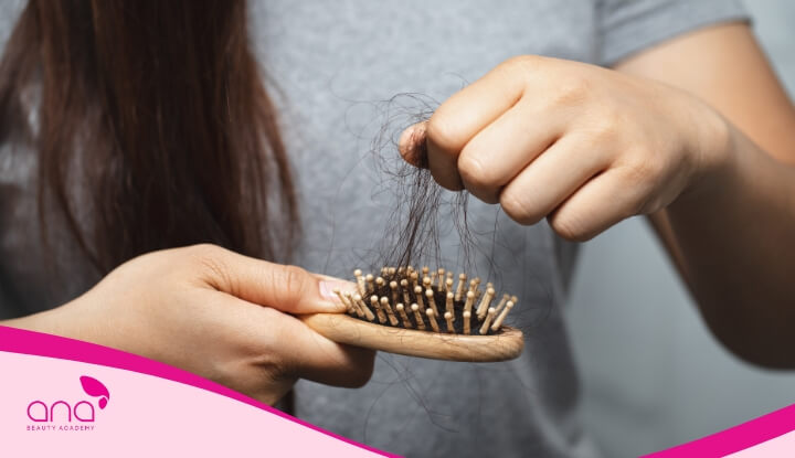 Stress kéo dài sẽ làm tăng hormone cortisol, gây gián đoạn chu kỳ phát triển của tóc